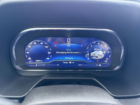 Used 2023 Chevrolet Suburban High Country image 21