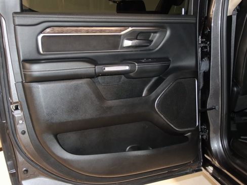 Used 2019 RAM 1500 Laramie image 47