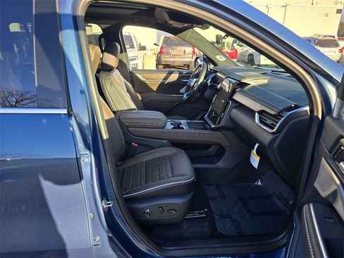 New 2026 GMC Acadia Denali Ultimate image 35