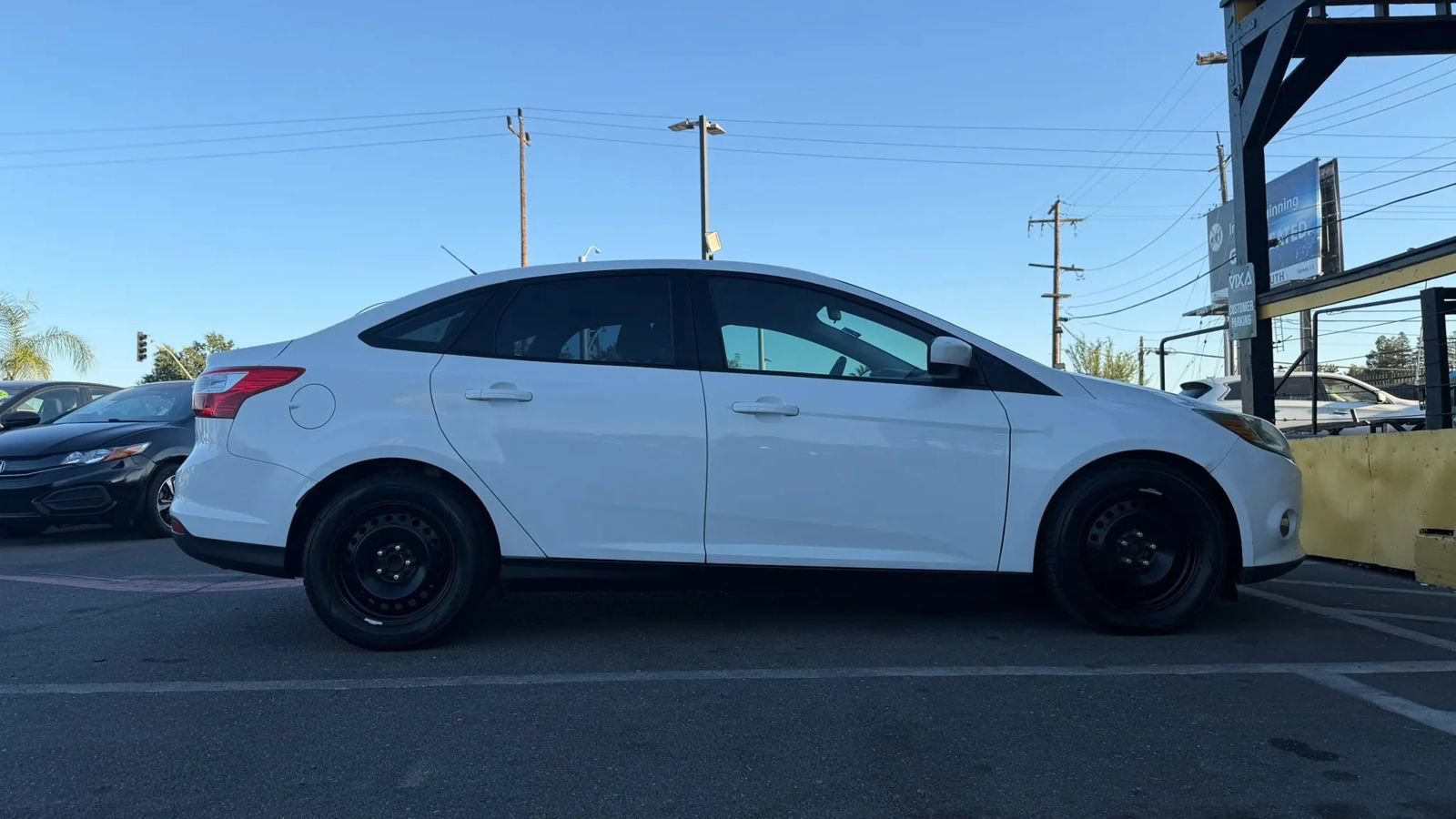 Used 2012 Ford Focus SE FWD image 4