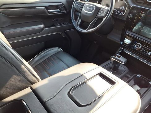 Used 2022 GMC Sierra 1500 AT4X image 9