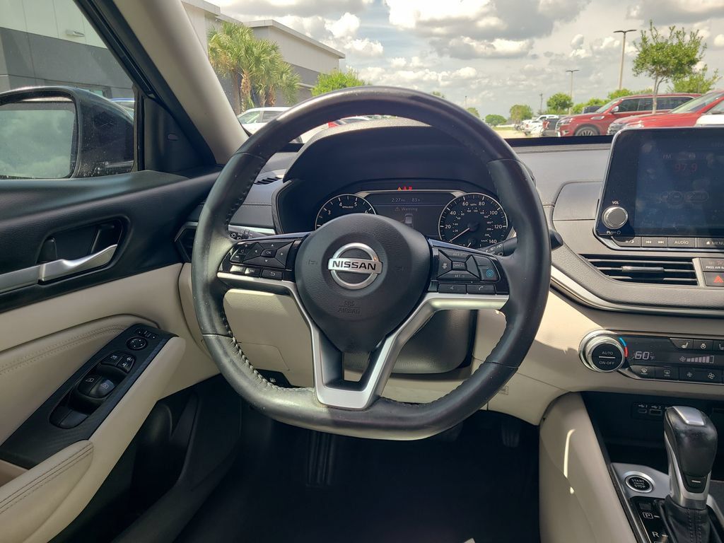 Used 2019 Nissan Altima 2.5 SV FWD image 17