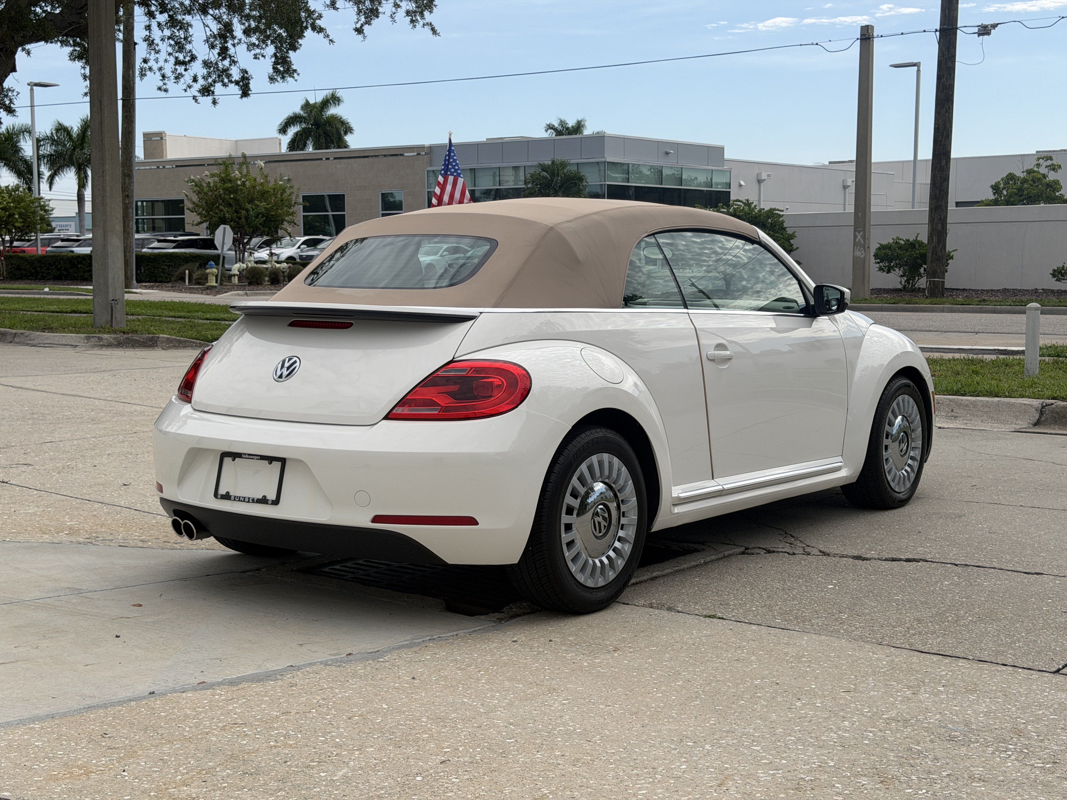 Used 2013 Volkswagen Beetle 2.5 FWD image 7