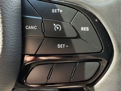 Used 2020 Chrysler Pacifica Touring-L w/ S Appearance Package image 29