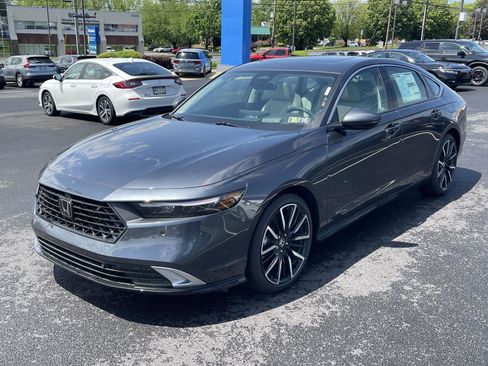 New 2025 Honda Accord Touring image 4