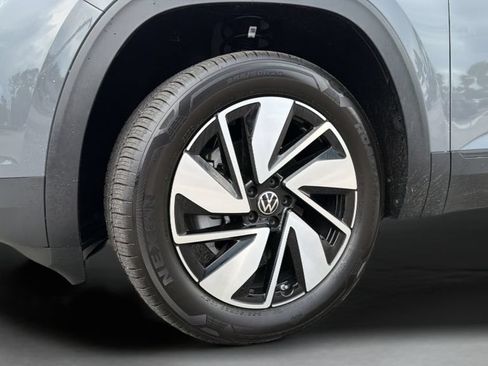 New 2026 Volkswagen Atlas SE FWD image 37