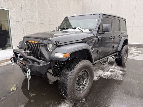Used 2020 Jeep Wrangler Unlimited Sport image 3
