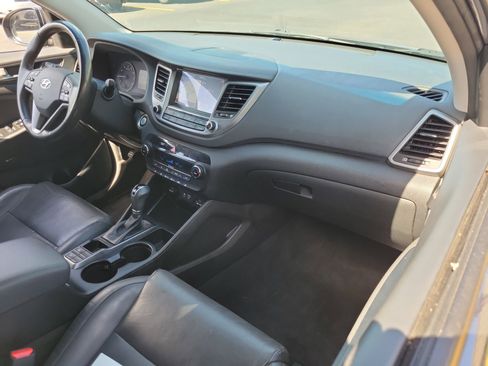 Used 2018 Hyundai Tucson Limited w/ Cargo Package FWD image 13
