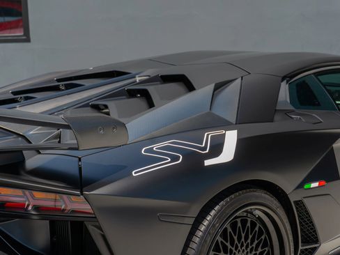Used 2019 Lamborghini Aventador SVJ AWD/4WD image 45