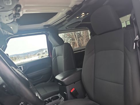 Used 2021 Jeep Wrangler Sport S image 12