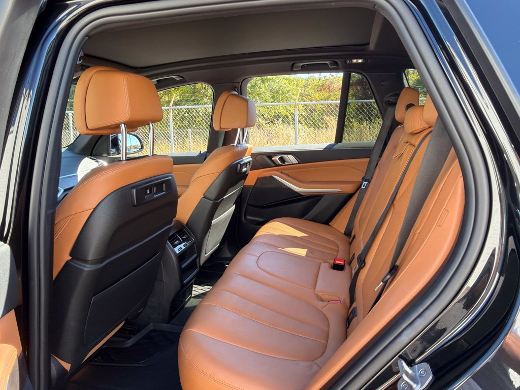 Used 2022 BMW X5 xDrive40i w/ Parking Assistance Package AWD/4WD image 20