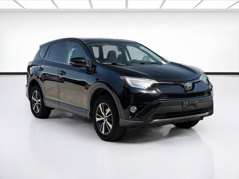 Used 2018 Toyota RAV4 XLE w/ All Weather Liner Package FWD image 3
