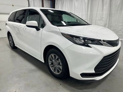 Used 2025 Toyota Sienna LE