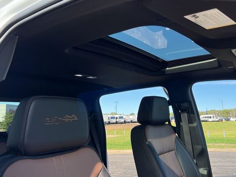 Used 2024 Chevrolet Silverado 2500 High Country w/ High Country Premium Package image 32