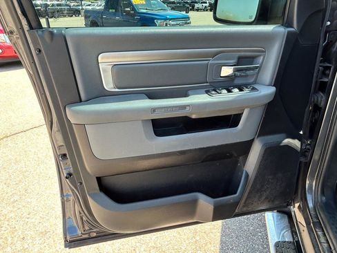 Used 2016 RAM 1500 Classic SLT w/ Luxury Group AWD/4WD image 14