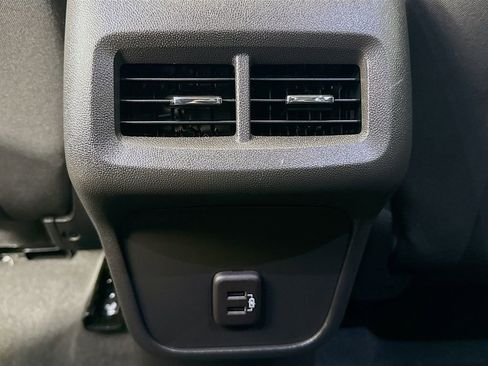 Used 2023 Chevrolet Equinox LT image 25