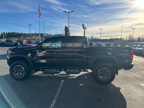 Used 2025 Chevrolet Colorado ZR2 w/ Technology Package image 6