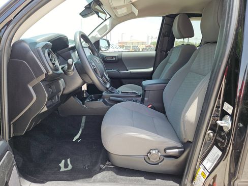 Used 2022 Toyota Tacoma SR w/ SR Convenience Package RWD image 9