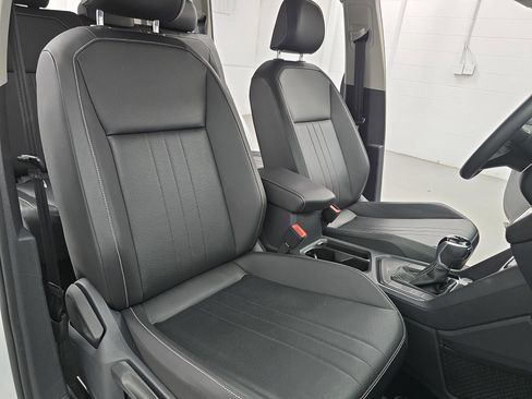 Certified 2022 Volkswagen Tiguan SE w/ Panoramic Sunroof Package image 10