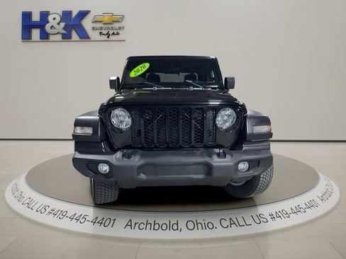 Used 2020 Jeep Gladiator Sport w/ Technology Group AWD/4WD image 2