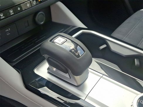 New 2025 Mitsubishi Outlander SE image 7