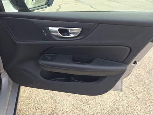 Used 2024 Volvo S60 B5 Core FWD image 5