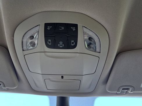 Used 2023 Chrysler Voyager LX FWD image 34