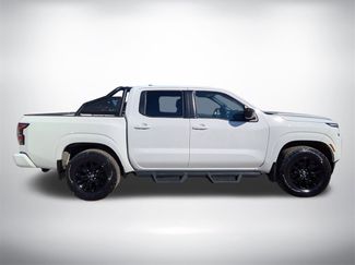 Used 2023 Nissan Frontier SV w/ Midnight Edition Package video 2