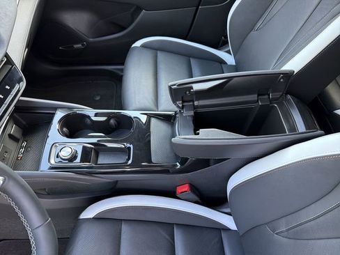 Certified 2025 Buick Envision Sport Touring AWD/4WD image 23