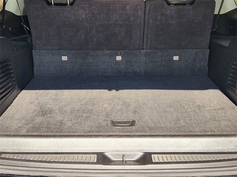 Used 2020 GMC Yukon XL SLT image 35