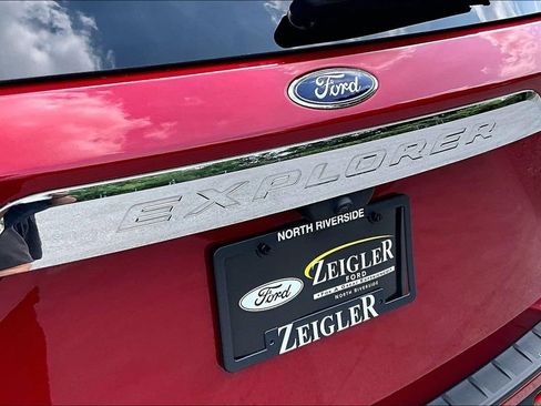 Certified 2023 Ford Explorer XLT AWD/4WD image 8