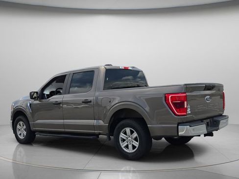 Used 2021 Ford F150 XLT w/ Trailer Tow Package RWD image 4