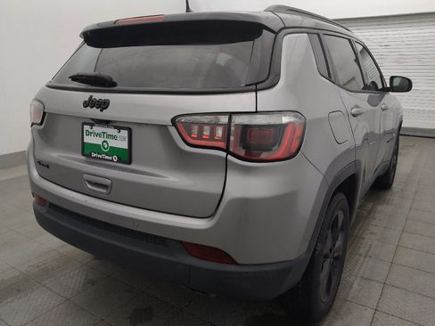 Used 2018 Jeep Compass Latitude w/ Popular Equipment Group AWD/4WD image 9