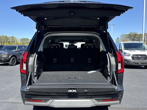 New 2025 Ford Expedition Platinum w/ Driver's Package image 22