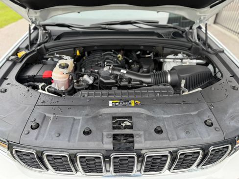 Used 2021 Jeep Grand Cherokee L Limited AWD/4WD image 24