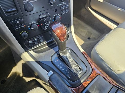 Used 2004 Volvo S80 2.5T image 25