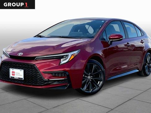 Used 2025 Toyota Corolla SE w/ SE Premium Package image 1