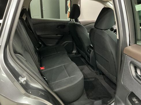 Used 2023 Nissan Rogue S image 23