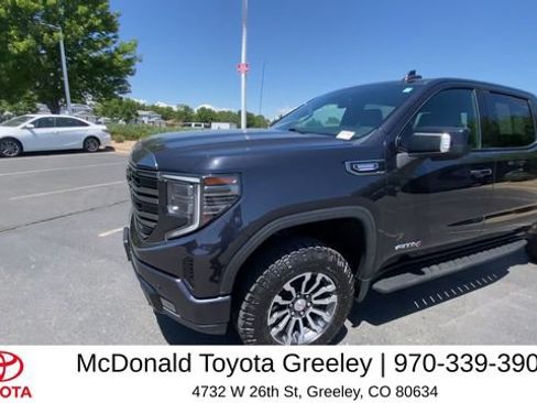 Used 2023 GMC Sierra 1500 AT4 w/ AT4 Premium Package AWD/4WD image 4