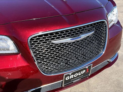 Used 2019 Chrysler 300 Limited image 27