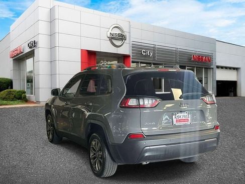 Used 2021 Jeep Cherokee Latitude Plus AWD/4WD image 8