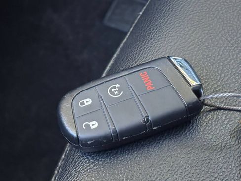 Used 2025 Jeep Compass Limited AWD/4WD image 24