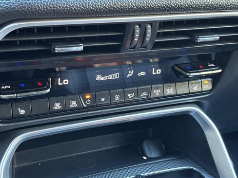 Certified 2025 MAZDA CX-70 Plug-In Hybrid w/ Premium Pkg image 22