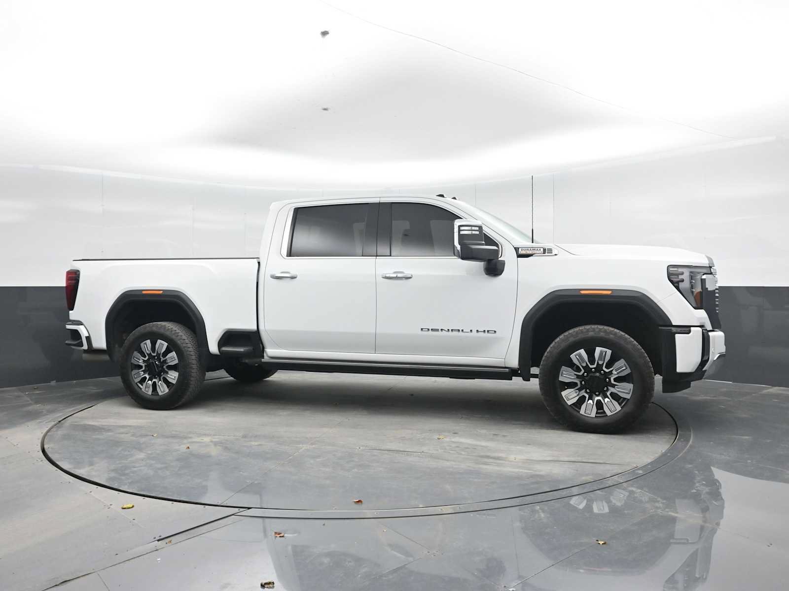 Used 2024 GMC Sierra 2500 Denali w/ Denali Reserve Package AWD/4WD image 7