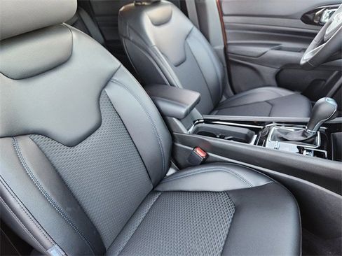 New 2026 Jeep Compass Latitude image 9