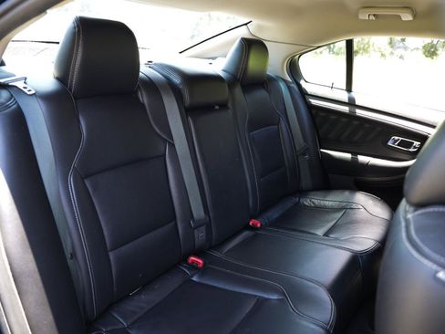 Used 2012 Ford Taurus SEL FWD image 14