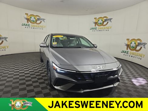 Used 2024 Hyundai Elantra Limited FWD image 1
