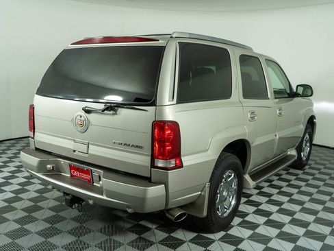 Used 2004 Cadillac Escalade AWD image 6