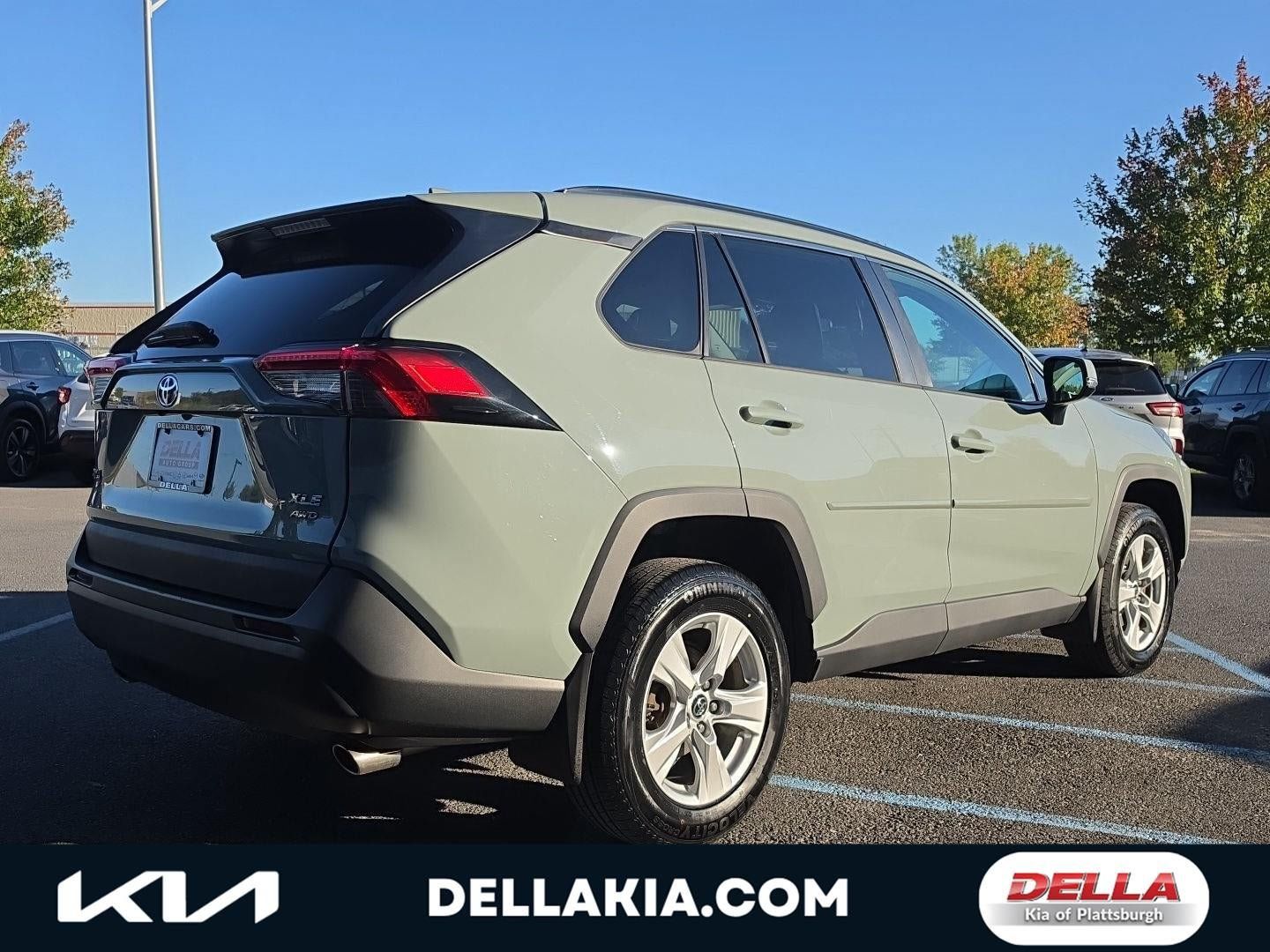 Used 2020 Toyota RAV4 XLE w/ Convenience Package AWD/4WD image 10