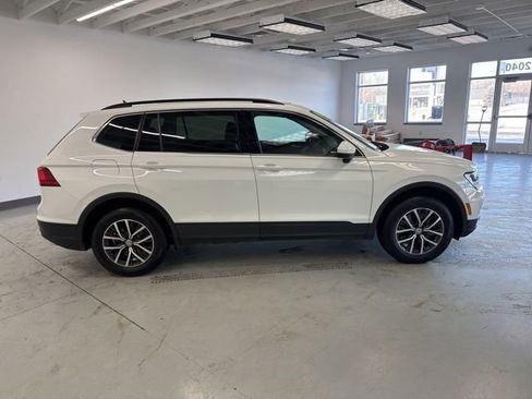 Used 2019 Volkswagen Tiguan SE w/ Panoramic Sunroof Package image 14